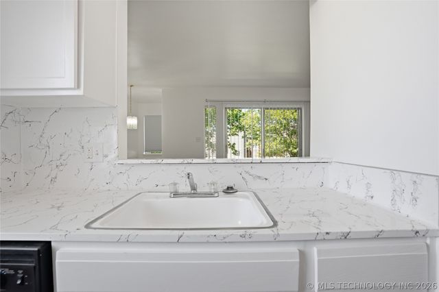7451 S Yale Avenue 229, Tulsa, OK 74136