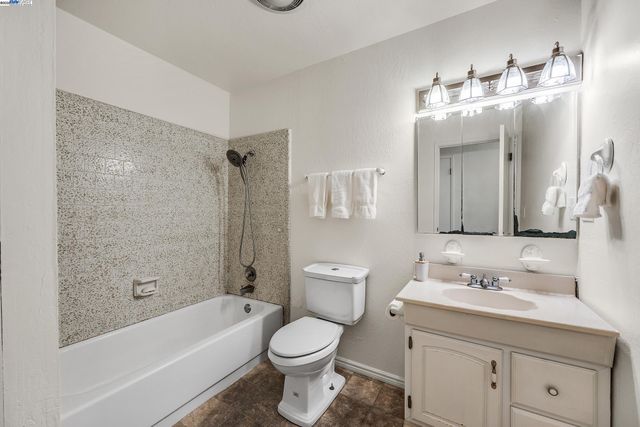 16881 N Midway Rd, Tracy, CA 95377