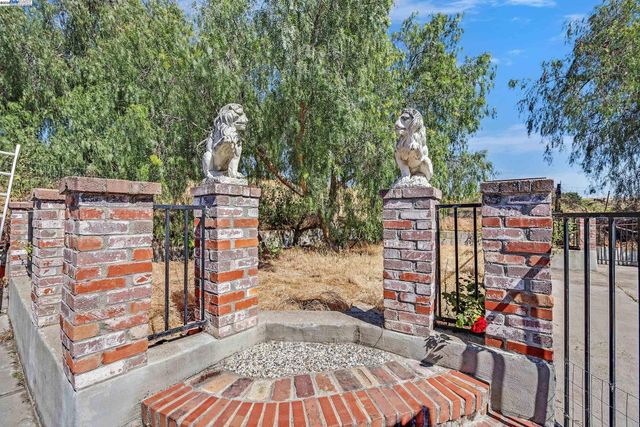 16881 N Midway Rd, Tracy, CA 95377