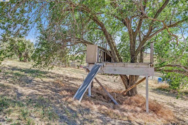 16881 N Midway Rd, Tracy, CA 95377