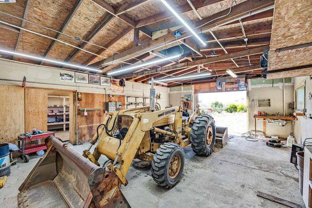 16881 N Midway Rd, Tracy, CA 95377