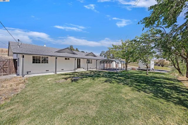 16881 N Midway Rd, Tracy, CA 95377