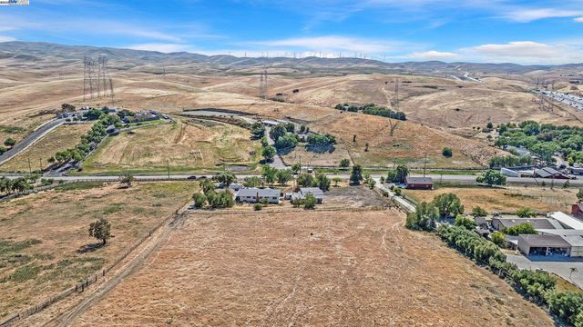 16881 N Midway Rd, Tracy, CA 95377