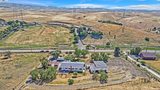 16881 N Midway Rd, Tracy, CA 95377