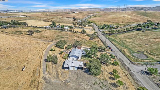16881 N Midway Rd, Tracy, CA 95377