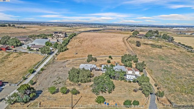 16881 N Midway Rd, Tracy, CA 95377
