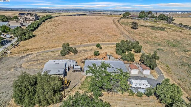 16881 N Midway Rd, Tracy, CA 95377