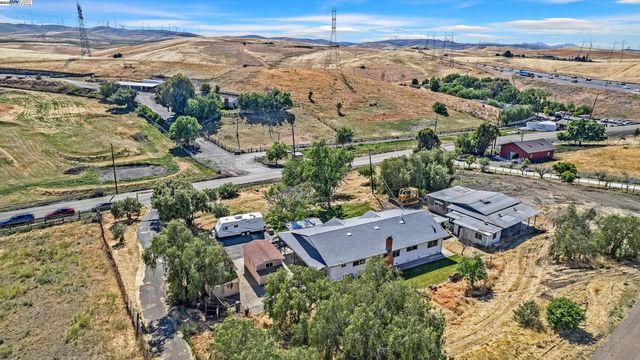 16881 N Midway Rd, Tracy, CA 95377