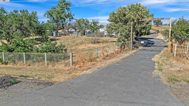 16881 N Midway Rd, Tracy, CA 95377