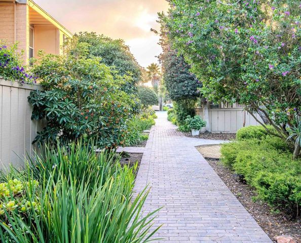 451 Dela Vina Avenue 405, Monterey, CA 93940