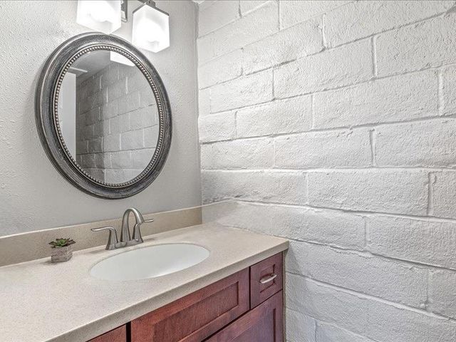 451 Dela Vina Avenue 405, Monterey, CA 93940