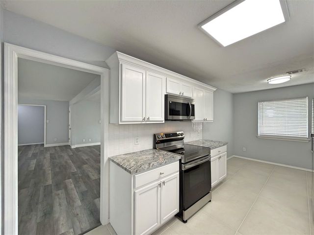 1715 SE Indiana Ave, Lawton, OK 73501