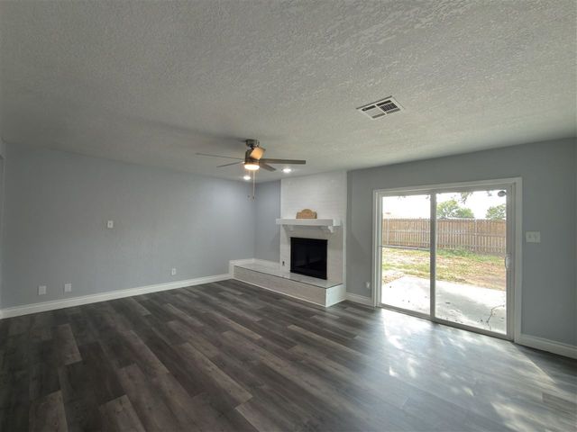 1715 SE Indiana Ave, Lawton, OK 73501