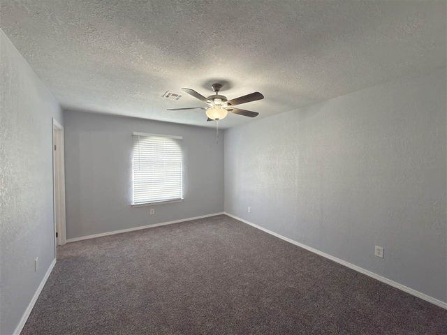 1715 SE Indiana Ave, Lawton, OK 73501