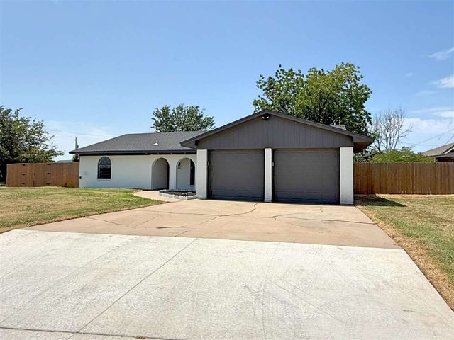 1715 SE Indiana Ave, Lawton, OK 73501