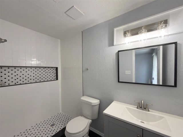 1715 SE Indiana Ave, Lawton, OK 73501