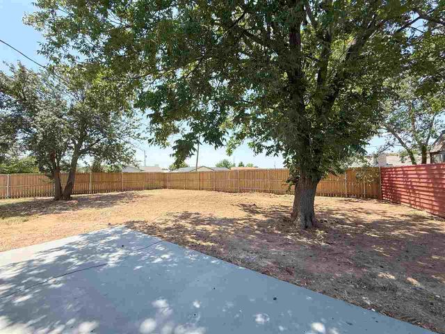1715 SE Indiana Ave, Lawton, OK 73501