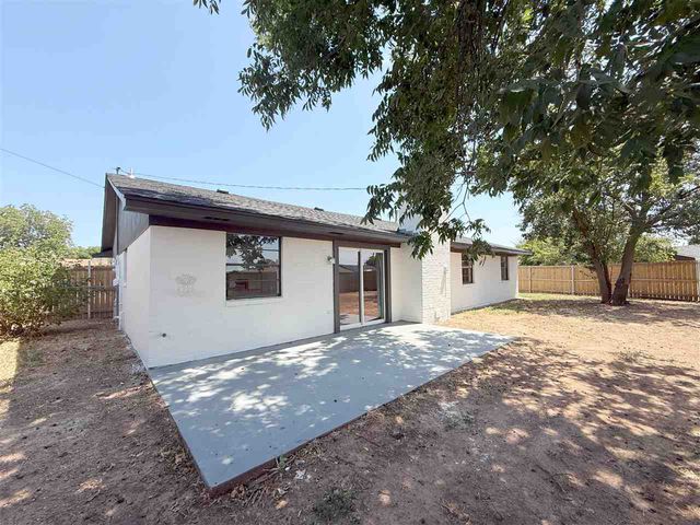 1715 SE Indiana Ave, Lawton, OK 73501