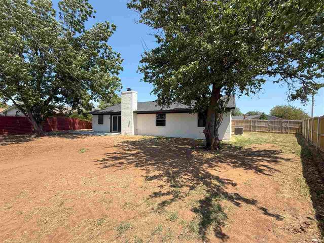 1715 SE Indiana Ave, Lawton, OK 73501