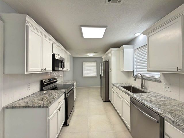 1715 SE Indiana Ave, Lawton, OK 73501