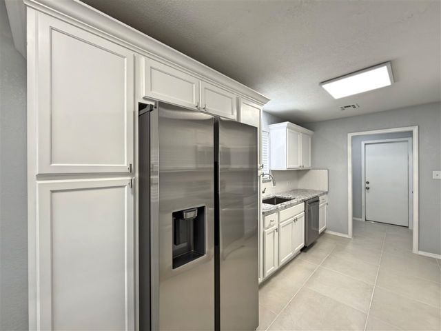 1715 SE Indiana Ave, Lawton, OK 73501