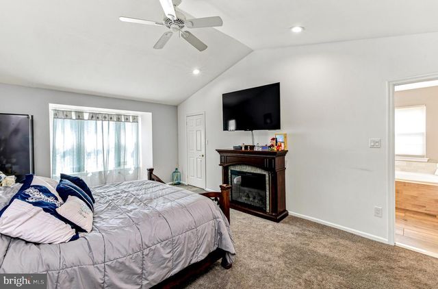 11 ELKINGTON DR, Mount Laurel, NJ 08054