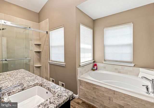 11 ELKINGTON DR, Mount Laurel, NJ 08054