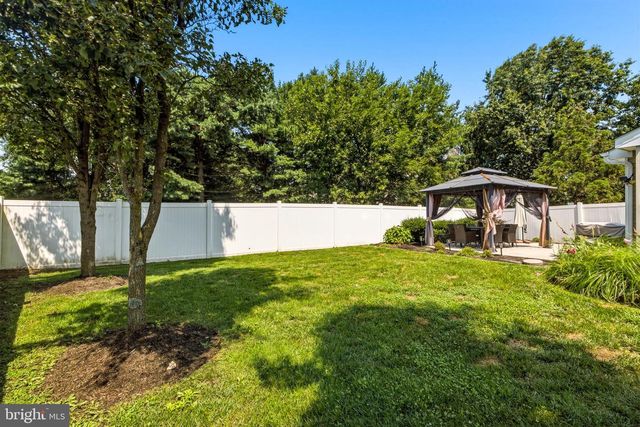 11 ELKINGTON DR, Mount Laurel, NJ 08054
