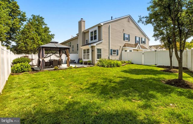 11 ELKINGTON DR, Mount Laurel, NJ 08054