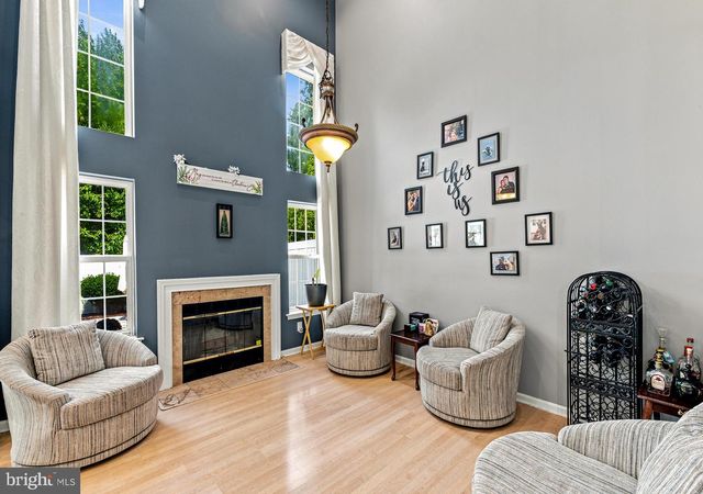 11 ELKINGTON DR, Mount Laurel, NJ 08054