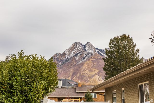 5088 S WOODMONT DR, Holladay, UT 84117