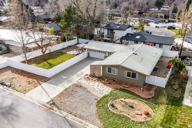 5088 S WOODMONT DR, Holladay, UT 84117