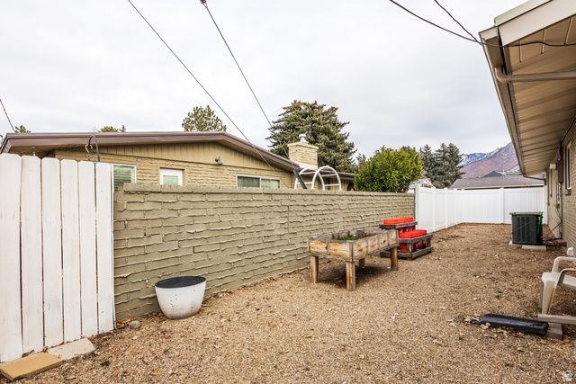 5088 S WOODMONT DR, Holladay, UT 84117