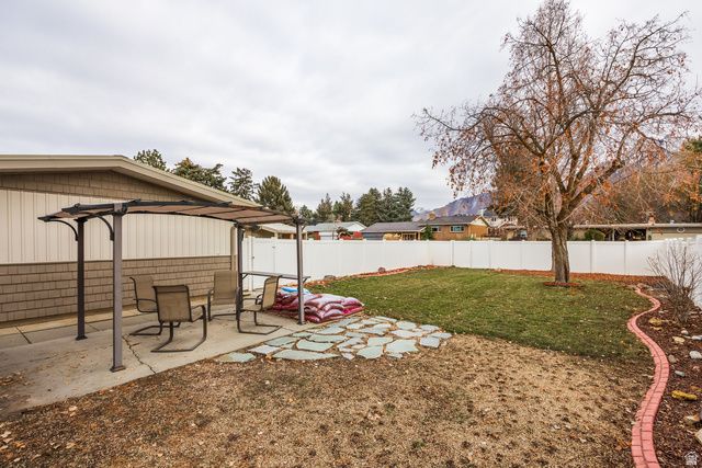 5088 S WOODMONT DR, Holladay, UT 84117