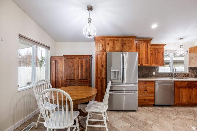 5088 S WOODMONT DR, Holladay, UT 84117