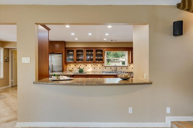 6735 Gentle Bend Drive, Houston, TX 77069