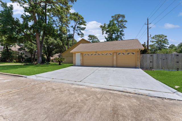 6735 Gentle Bend Drive, Houston, TX 77069