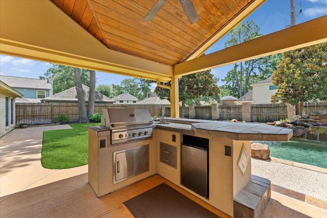 6735 Gentle Bend Drive, Houston, TX 77069