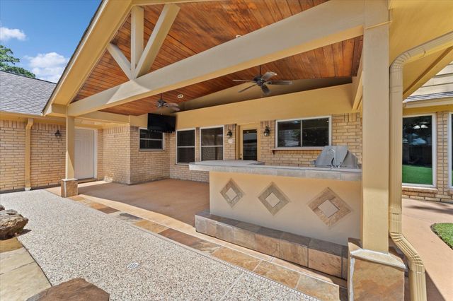 6735 Gentle Bend Drive, Houston, TX 77069