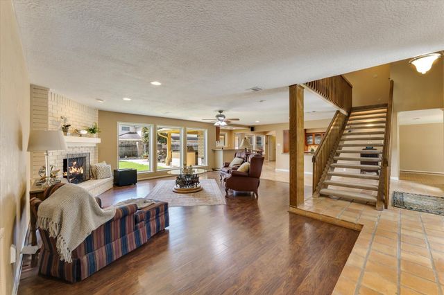 6735 Gentle Bend Drive, Houston, TX 77069