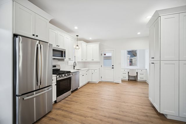 247 HIGHWOOD Avenue, Highwood, IL 60040