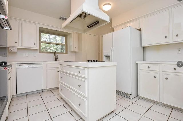 5406 Three Oaks Circle, Houston, TX 77069