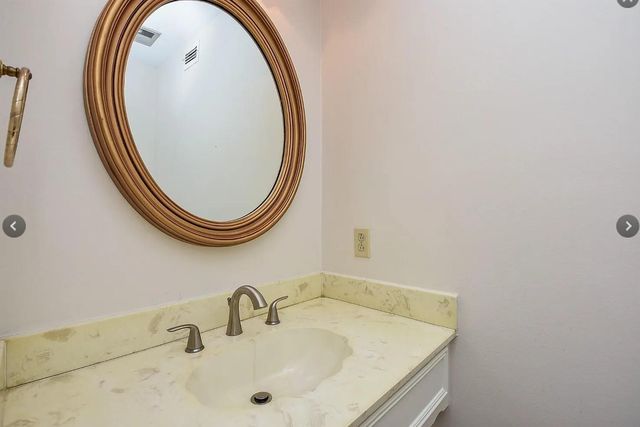 5406 Three Oaks Circle, Houston, TX 77069