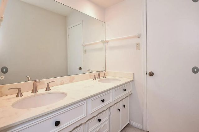 5406 Three Oaks Circle, Houston, TX 77069