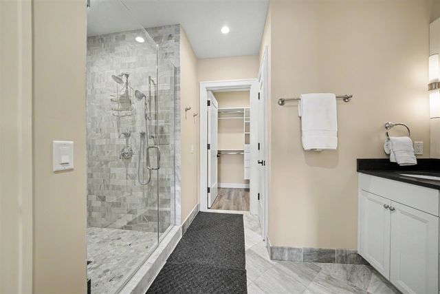 800 Whitwam Drive 13 & 13A, Saint Joseph, MI 49085
