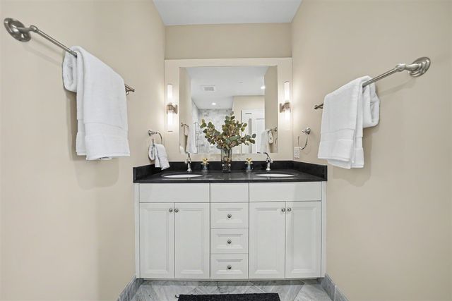 800 Whitwam Drive 13 & 13A, Saint Joseph, MI 49085