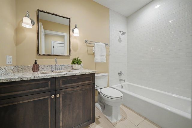 800 Whitwam Drive 13 & 13A, Saint Joseph, MI 49085