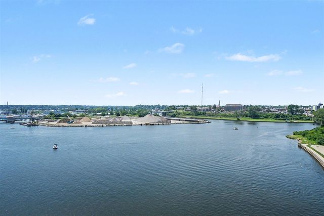 800 Whitwam Drive 13 & 13A, Saint Joseph, MI 49085