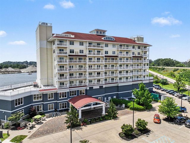 800 Whitwam Drive 13 & 13A, Saint Joseph, MI 49085