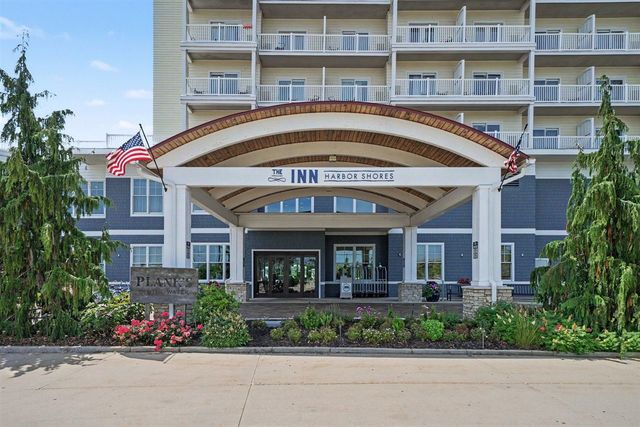 800 Whitwam Drive 13 & 13A, Saint Joseph, MI 49085